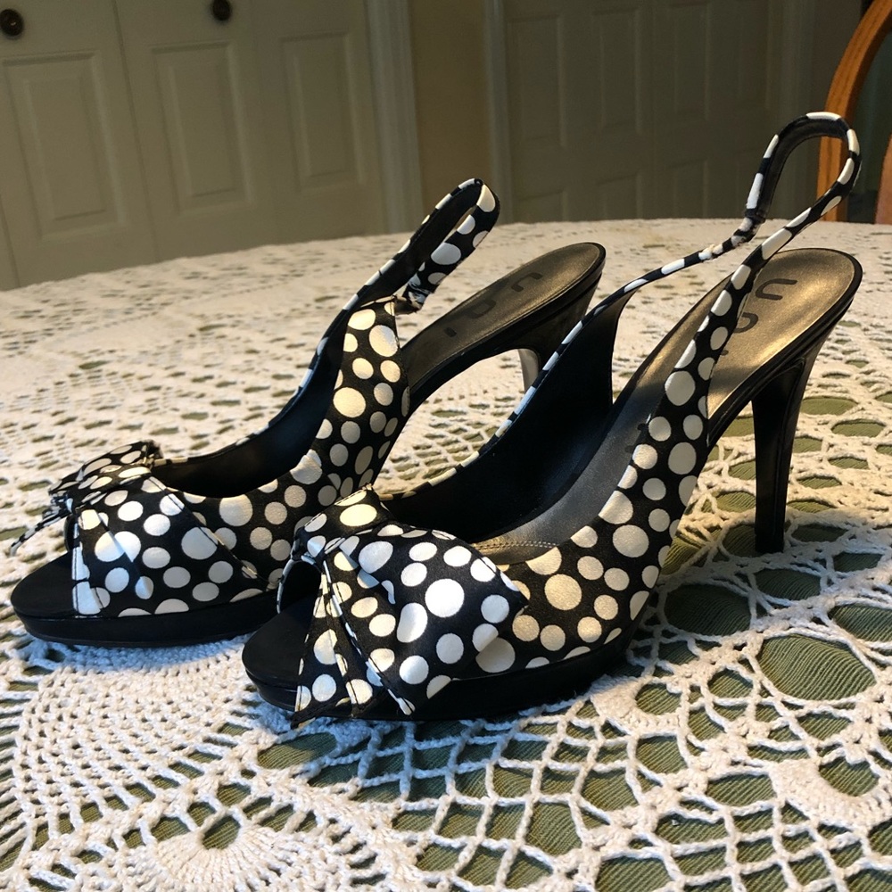 Unisa black with white polka dot slingbacks